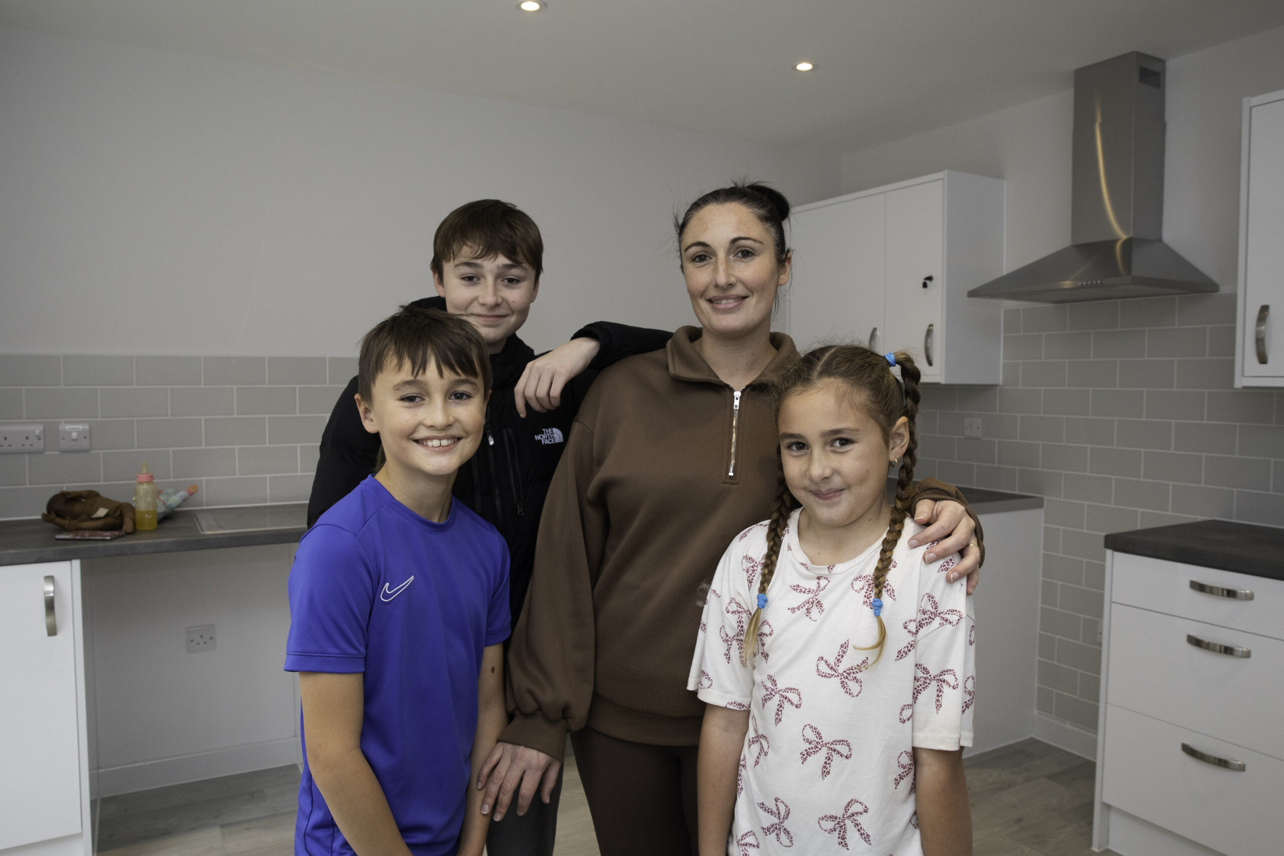 Teuluoedd yn symud i Gartrefi Newydd Fforddiadwy ym Mharc Cenedlaethol Eryri